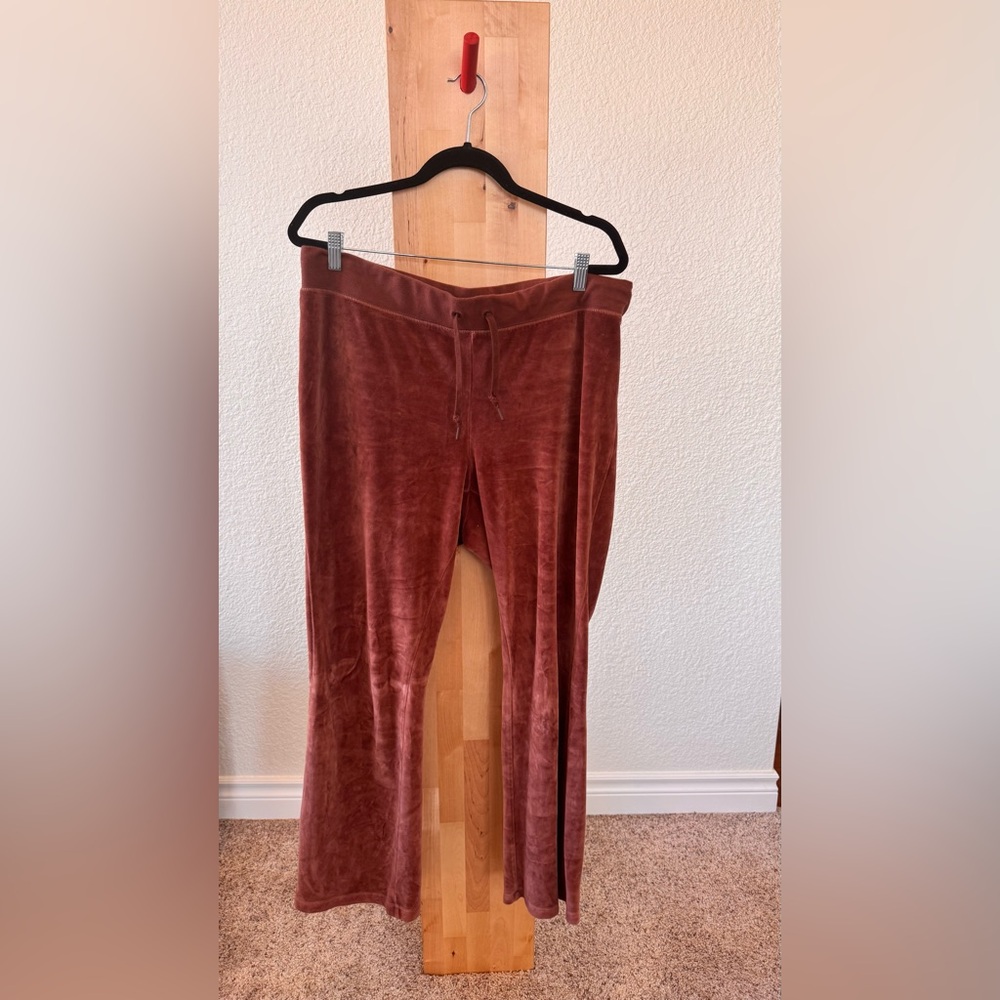Aritzia Sunday Best track Pants in Warm Brown